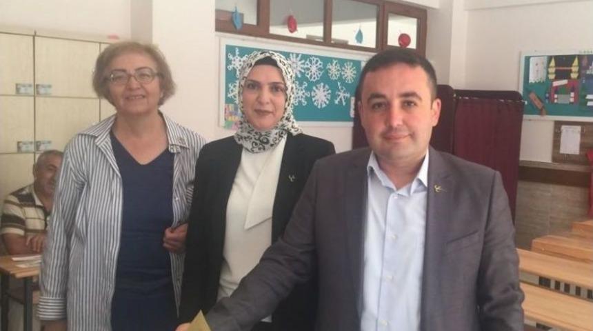 Mhp İl Başkanı Murat &Ccedil;i&ccedil;ek Oyunu Kullandı