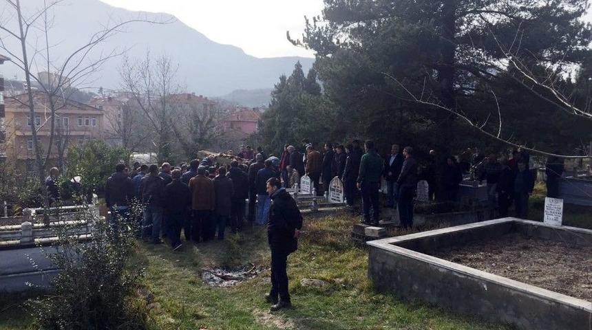 Fenalaşan Hamile Kadın Hayatını Kaybetti, Bebeği Kurtarıldı