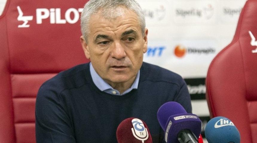 Rıza &Ccedil;alımbay: "trabzonspor Taraftarının Takımına Sahip &Ccedil;ıkması Gerekiyor"