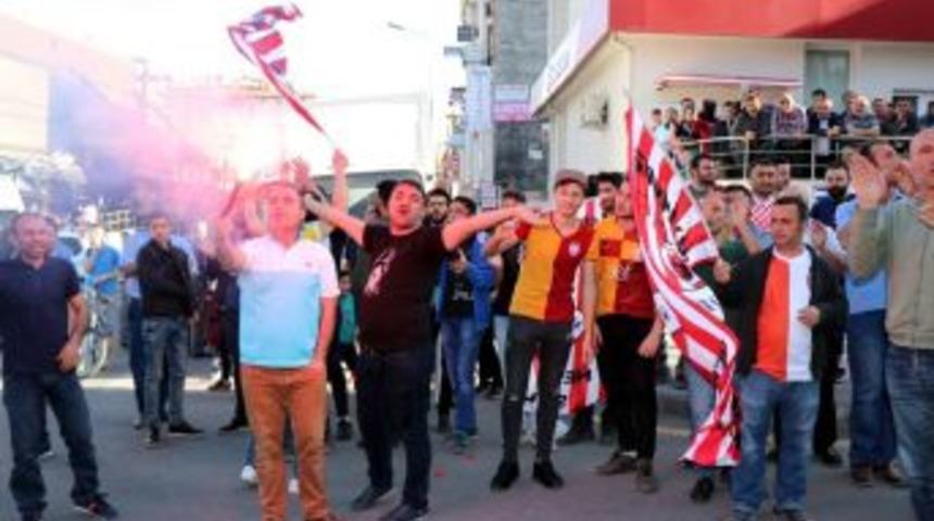 Meral Akşener&rsquo;e Nevşehirspor Taraftarlarından Şok