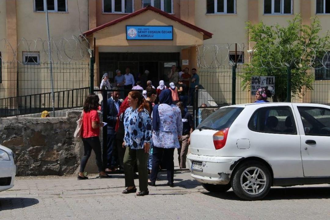 Kaymakam &Ccedil;etin Oyunu Kullandı