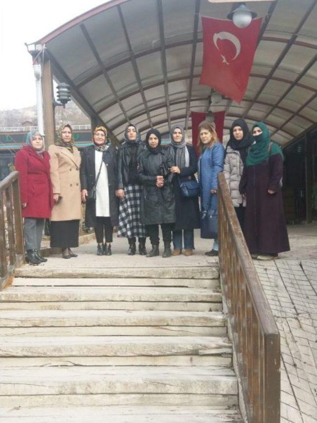Mhp Kadın Kolları&rsquo;ndan Anlamlı Ziyaret 1
