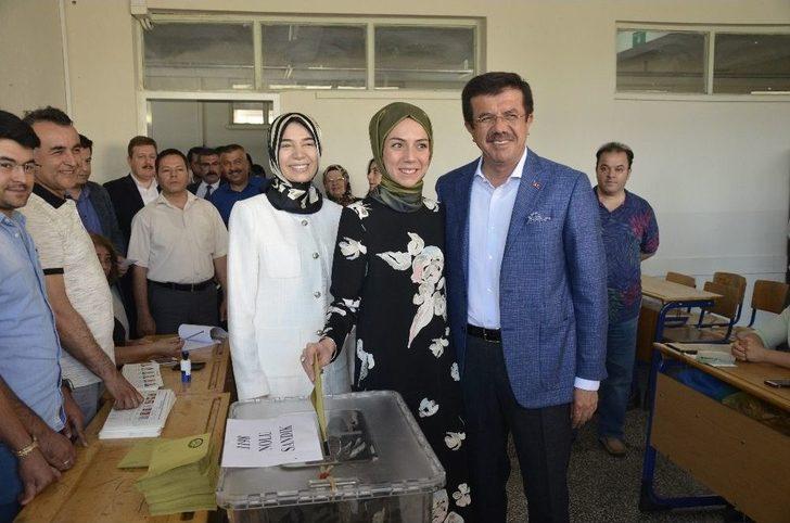 Bakan Zeybekci Oyunu Denizli’de Kullandı G1