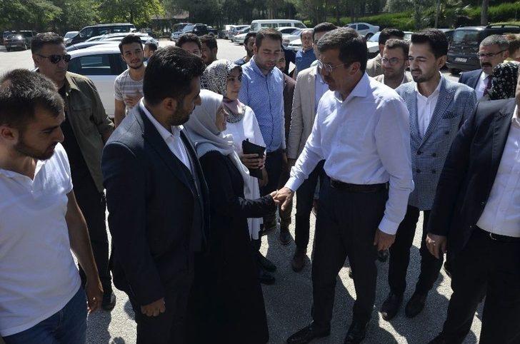 Bakan Zeybekci Oyunu Denizli’de Kullandı G4