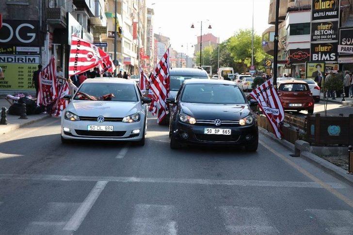 Nevşehir Taraftarları 13 Yıl Aradan Sonra Gelen Şampiyonluğu Kutluyor G3