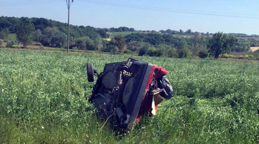 Kontrolden Çıkan Otomobil Tarlaya Uçtu: 6 Yaralı