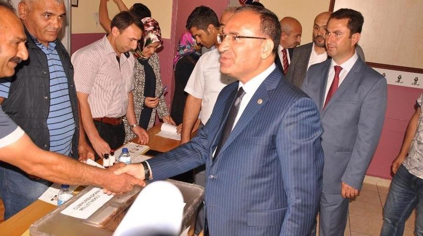 Başbakan Yardımcısı Bekir Bozdağ Oyunu Sorgun&rsquo;da Kullandı