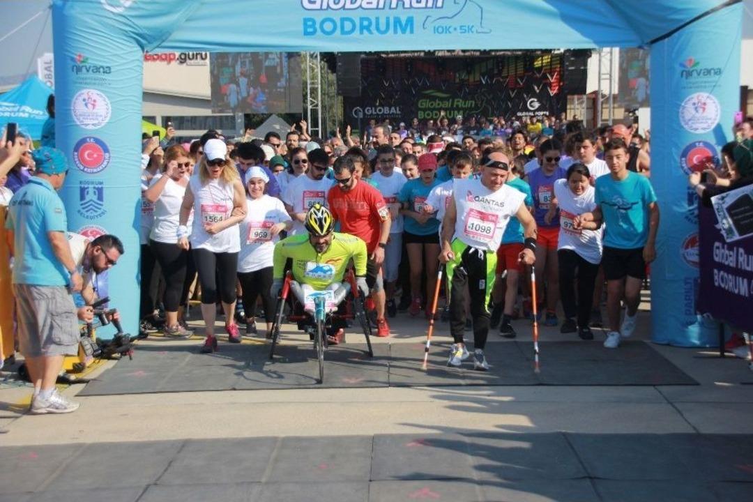 Global Run Yarışlarında Binlerce Kişi Ter D&ouml;kt&uuml;