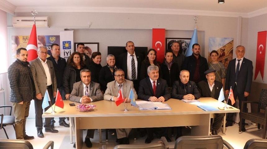 İyi Parti Marmaris İl&ccedil;e Kongresi Yapıldı