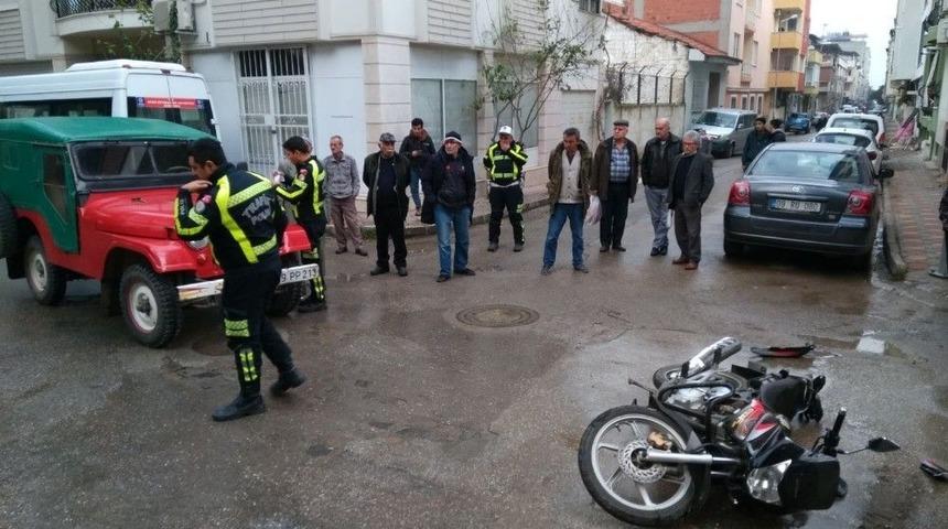 Motosiklet S&uuml;r&uuml;c&uuml;s&uuml; Ve Kızı Kazada Yaralandı