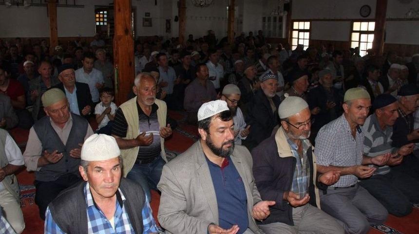 Emet’te Yağmur Ve Şükür Duası