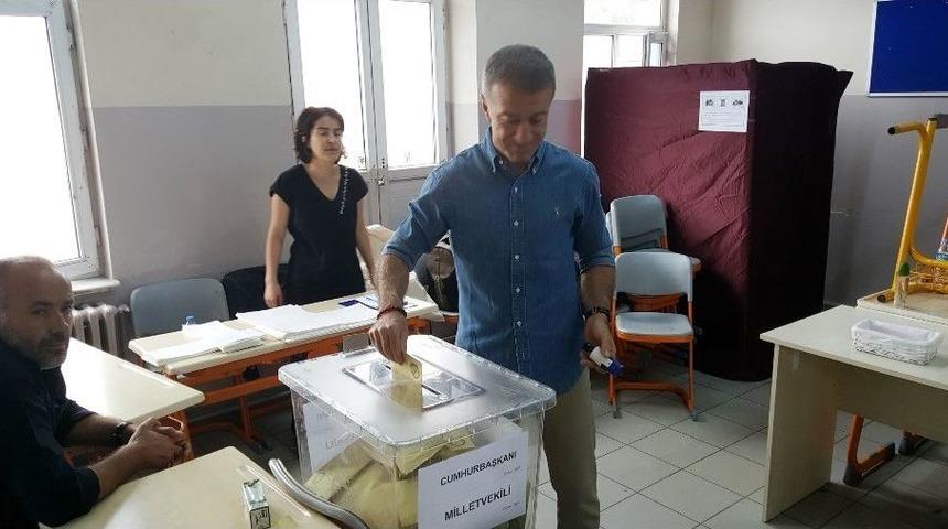 Trabzonspor Başkanı Ahmet Ağaoğlu Oyunu Sarıyer&rsquo;de Kullandı