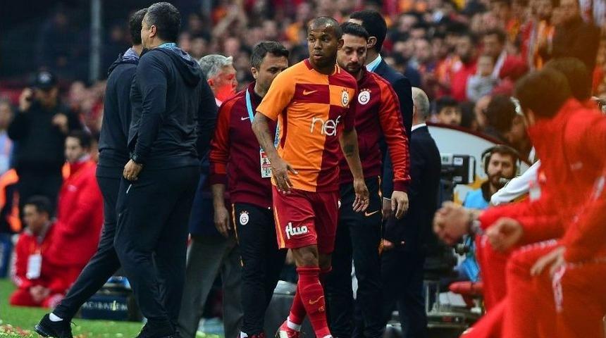Galatasaray&rsquo;da Zorunlu Değişiklik