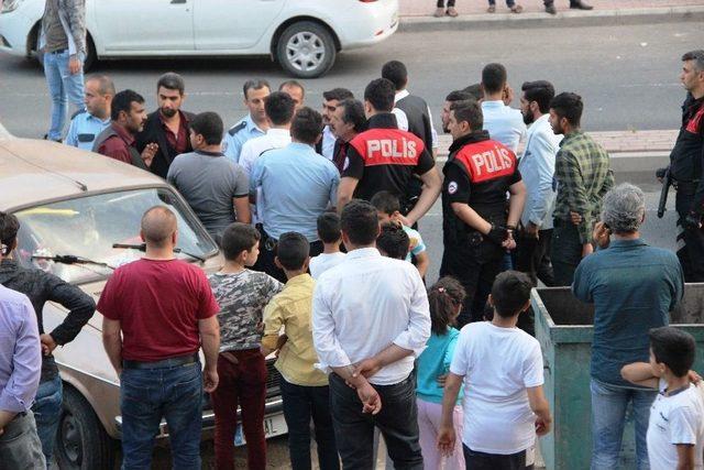 Şanlıurfa&rsquo;da Taşlı Sopalı Kavga: 2 Yaralı 2
