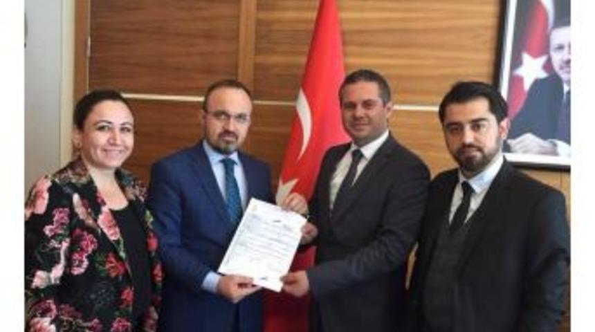 Ak Parti&rsquo;li Turan: "15 Vekilin Gitmesi, Gelmesi, Bunlar Hi&ccedil;bir Siyasi G&ouml;r&uuml;şe, Siyasi Tarihe Yakışmayan İşler"