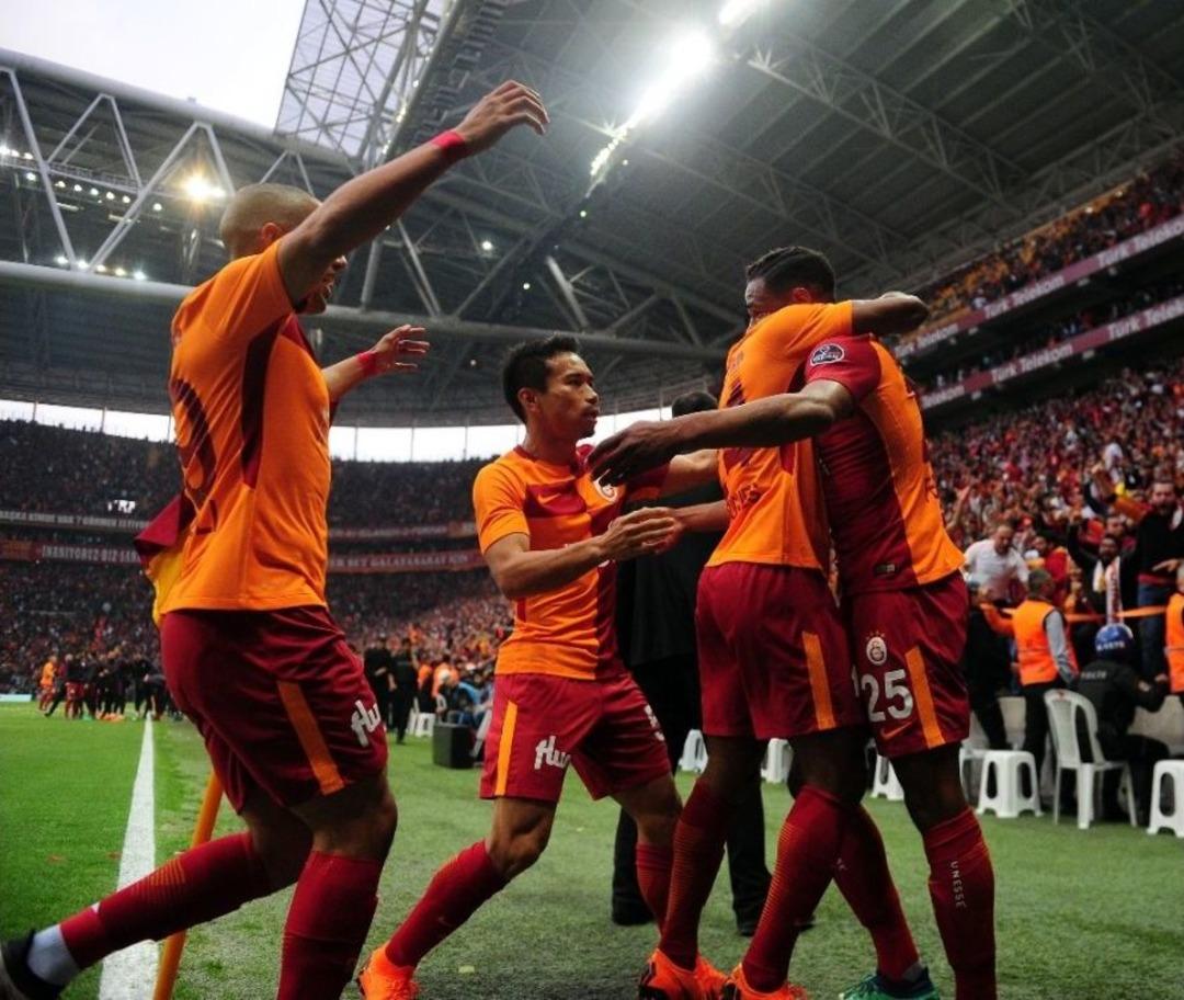 Spor Toto S&uuml;per Lig: Galatasaray: 1 - Beşiktaş: (ilk Yarı)