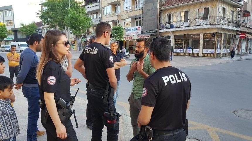 D&uuml;zce&rsquo;de Bı&ccedil;aklı Kavga: 3 Yaralı