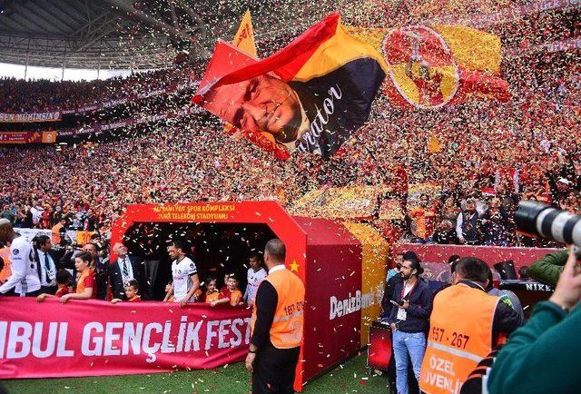 Derbide Sezonun Seyirci Rekoru Kırıldı 2