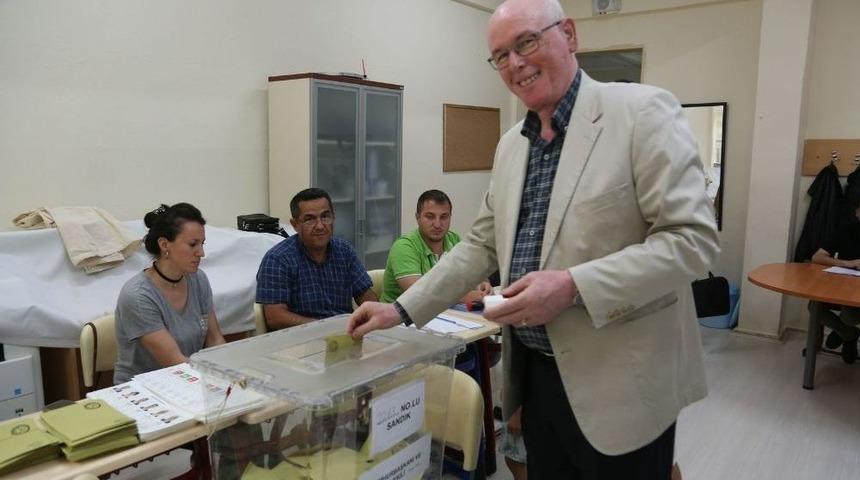 Oyunu Kullanan Başkan Kazım Kurt, Herkesi Verdiği Oya Sahip &Ccedil;ıkmaya &Ccedil;ağırdı