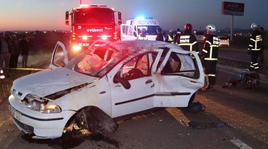 Otomobil Takla Attı: 2 &Ouml;l&uuml;, 5 Yaralı