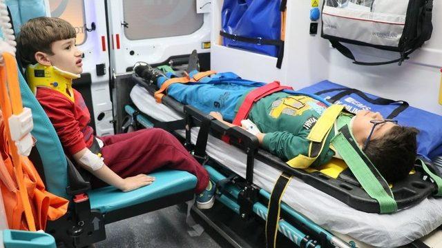 Otomobil Takla Attı: 2 Ölü, 5 Yaralı 1