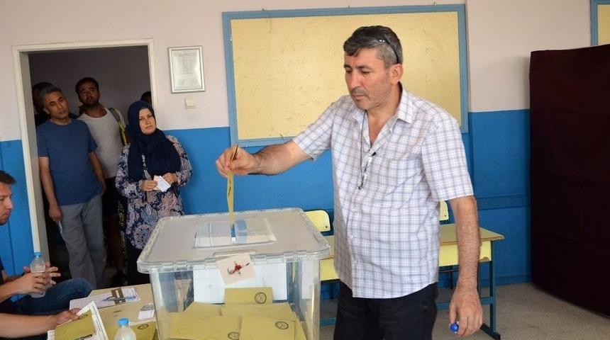 Didim&rsquo;de 65 Bin Se&ccedil;men Oy Kullanmak İ&ccedil;in Sandığa Gitti