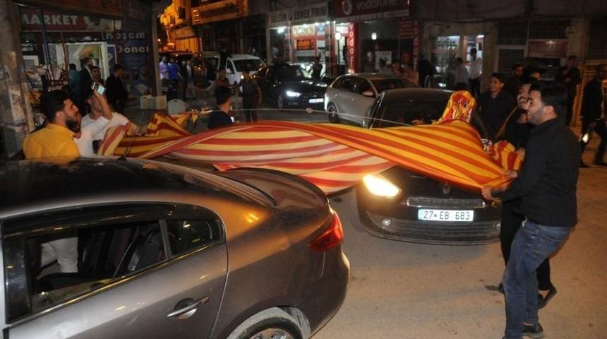 Cizre&rsquo;de Galatasaraylı Taraftarların Galibiyet Sevinci