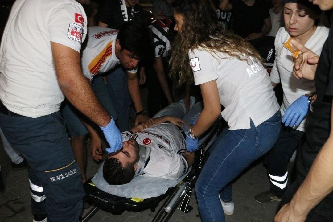 Derbi Sonrası Taraftalar Arasında Bı&ccedil;aklı Kavga: 3 Yaralı