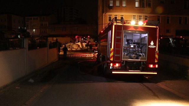 Ümraniye’de Strafor Fabrikasında Yangın