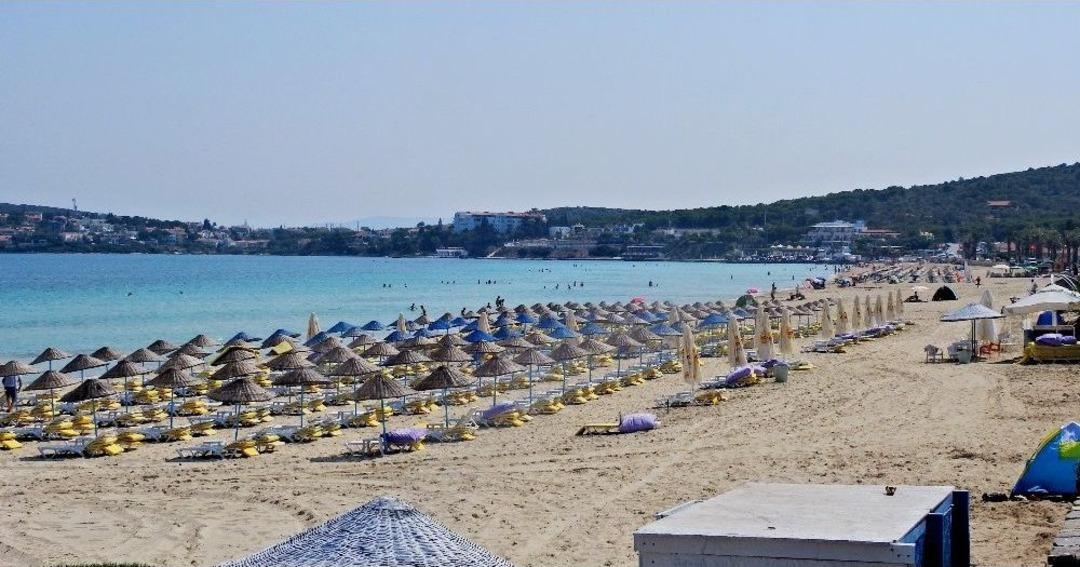 &Ccedil;eşme&rsquo;nin Tercihi Plaj Değil Sandık Oldu