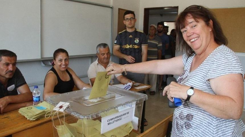 Fethiye&rsquo;de Yerleşik Yabancılar Tercihlerini Yaptı