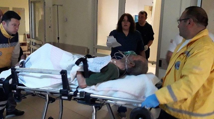 Yanan Evden Kurtarılan Yaşlı Adam Dumandan Zehirlendi