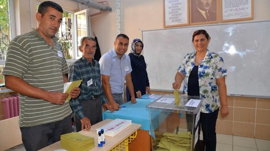 Başkan &Ccedil;e&ccedil;rioğlu, Oyunu Menderes&rsquo;in Baba Ocağında Kullandı