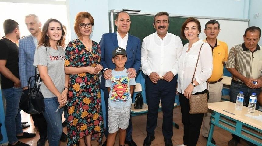 Başkan &Ccedil;etin, Ailesiyle Oy Kulandı