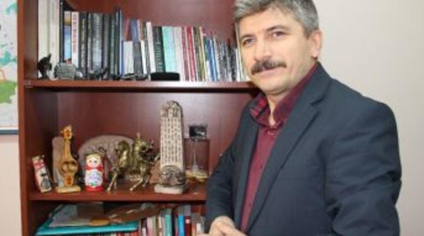 Erü’lü Akademisyen 10 Yıldır Türk Dünyası Ülkelerini Geziyor