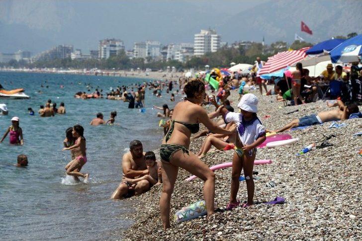 Antalya’da Oyunu Kullanan Denize Koştu G1