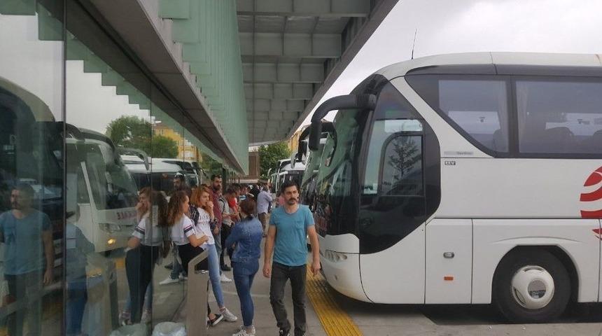 Otogarlarda Seçim Yoğunluğu