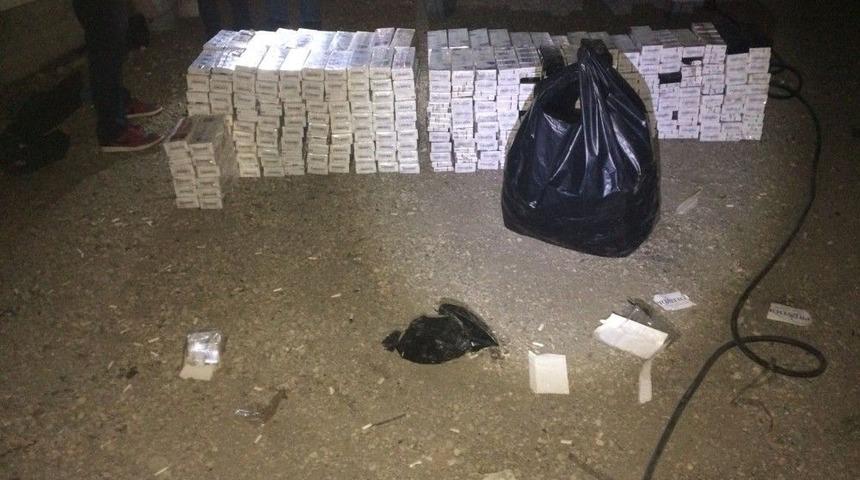 Kamyonun Lastiklerinden Binlerce Paket Ka&ccedil;ak Sigara &Ccedil;ıktı