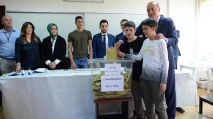 Cumhurbaşkanı Erdoğan: "bu Seçimle Beraber Türkiye Adeta Bir Demokratik Devrimi Gerçekleştiriyor"