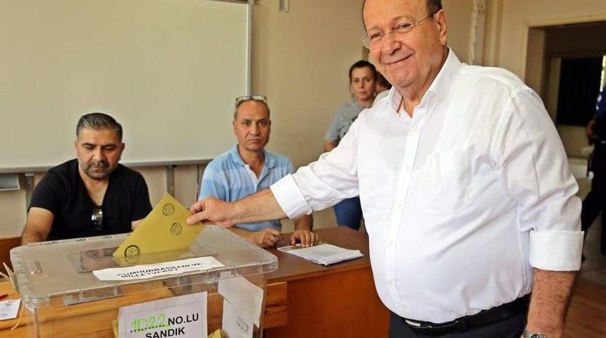 Başkan &Ouml;zakcan Oyunu Kullandı