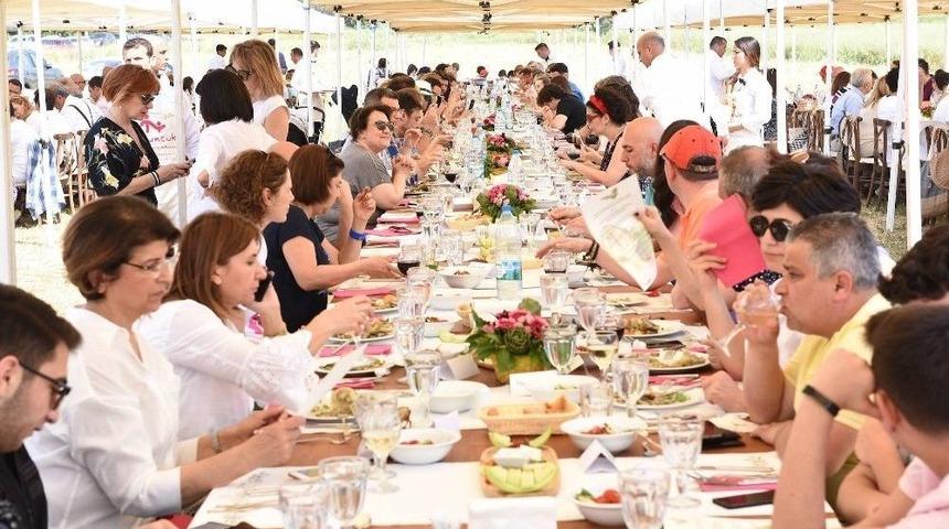 Bu Sofra İyilik Dolu