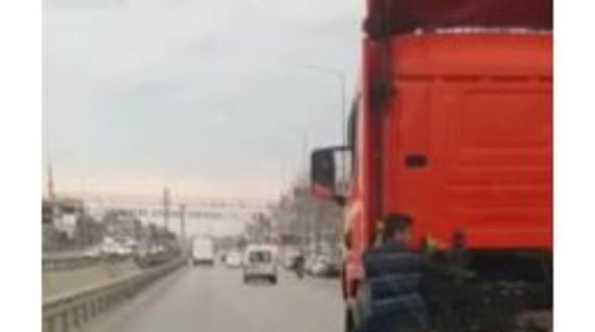 Tırın Yakıt Deposu &Uuml;zerinde Tehlikeli Yolculuk