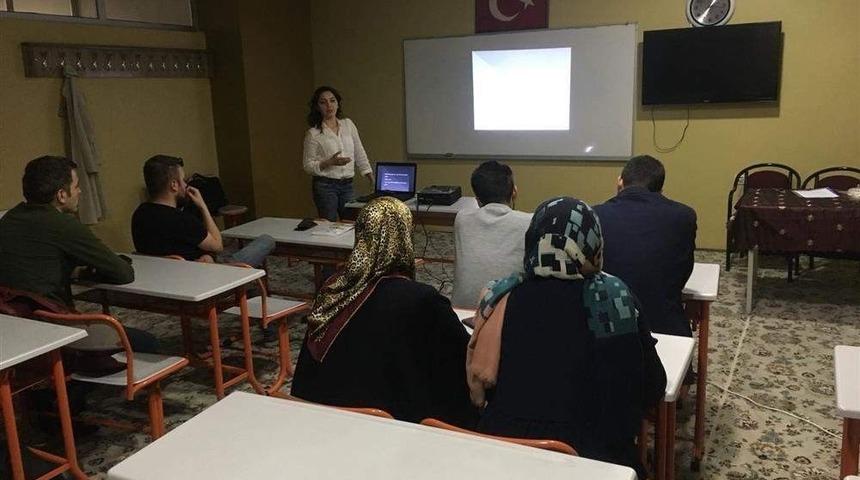 Hakkari&rsquo;de Uyuşturucu İle M&uuml;cadele Eğitimlerine Yoğun İlgi