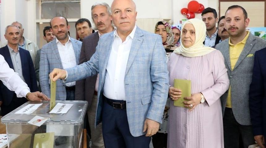 Başkan Sekmen Oyunu Kullandı