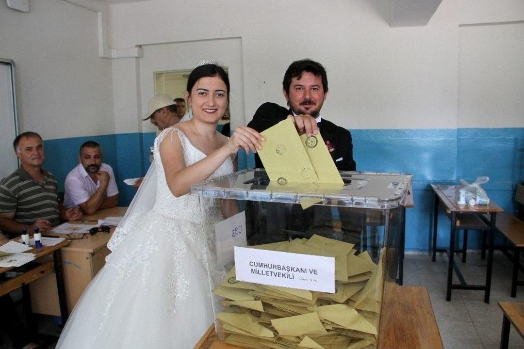 D&uuml;ğ&uuml;nden &Ouml;nce Sandığa Gittiler