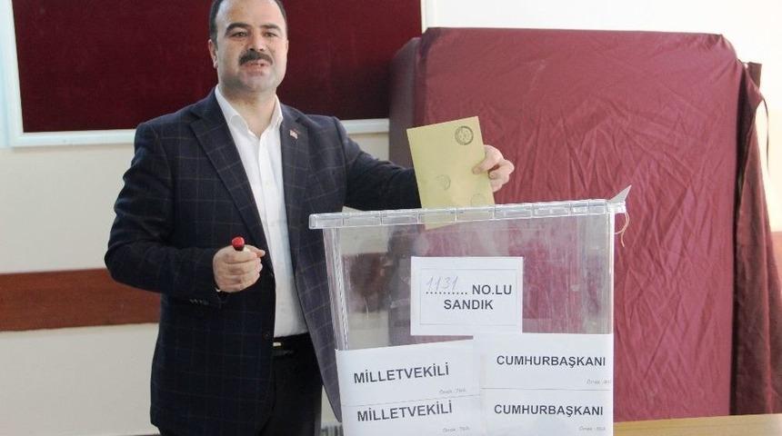 Belediye Başkanı &Ccedil;ift&ccedil;i Oyunu Kullandı