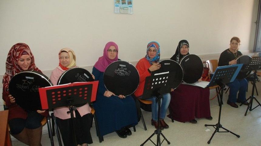 Bayanlardan Bendir Kursuna B&uuml;y&uuml;k İlgi