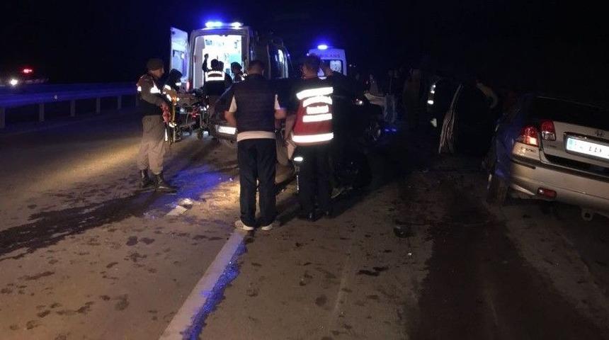 Sakarya&rsquo;da Ters Y&ouml;n Kazası: 4 Yaralı