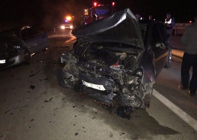 Sakarya’da Ters Yön Kazası: 4 Yaralı