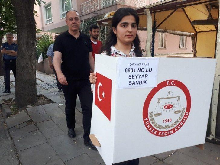 Tam 26 Yıl Sonra ‘seyyar Sandık’ Sayesinde Oy Kullandı G1